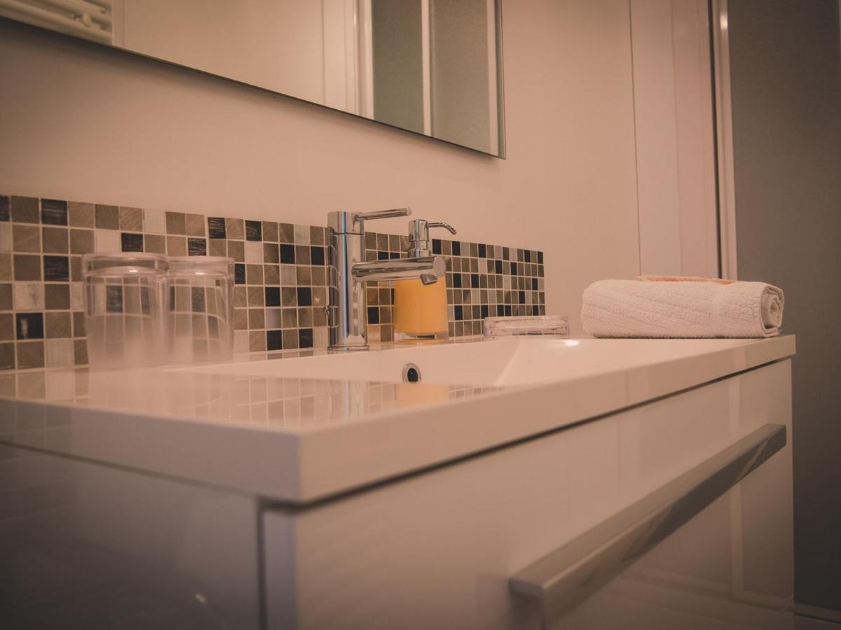 ลา แมซง เปเรียต Bed & Breakfast Trevieres ภายนอก รูปภาพ