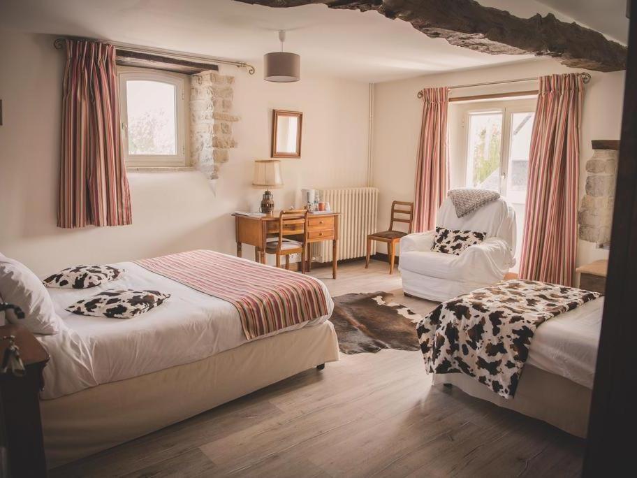 ลา แมซง เปเรียต Bed & Breakfast Trevieres ภายนอก รูปภาพ