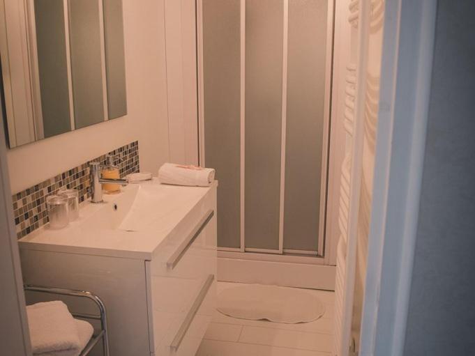 ลา แมซง เปเรียต Bed & Breakfast Trevieres ห้อง รูปภาพ