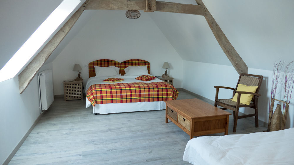 ลา แมซง เปเรียต Bed & Breakfast Trevieres ภายนอก รูปภาพ