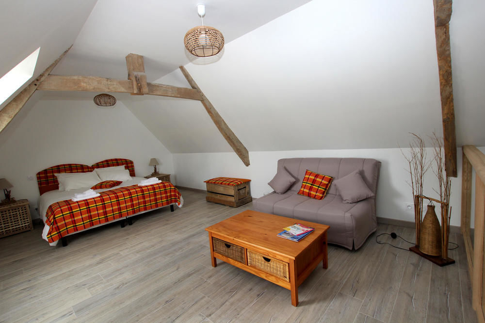 ลา แมซง เปเรียต Bed & Breakfast Trevieres ภายนอก รูปภาพ