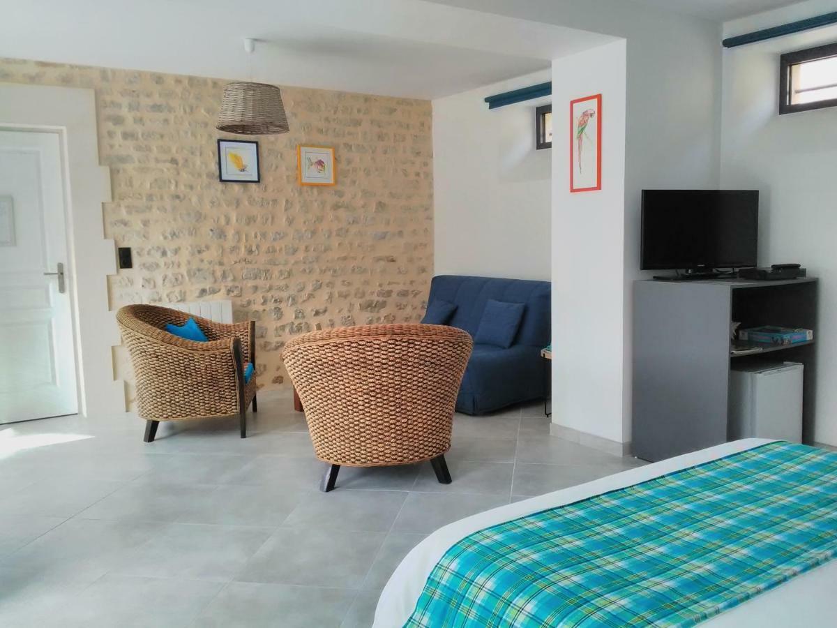 ลา แมซง เปเรียต Bed & Breakfast Trevieres ภายนอก รูปภาพ